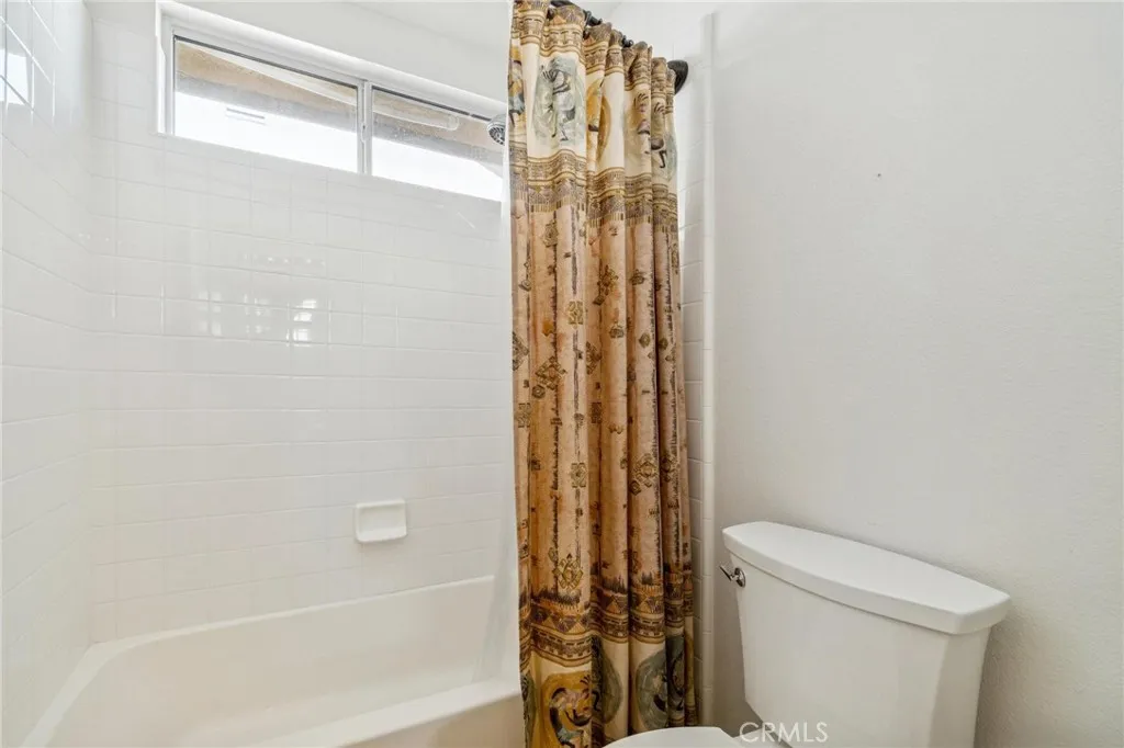 22939 Raintree, Saugus, California 91390 home-pic-28